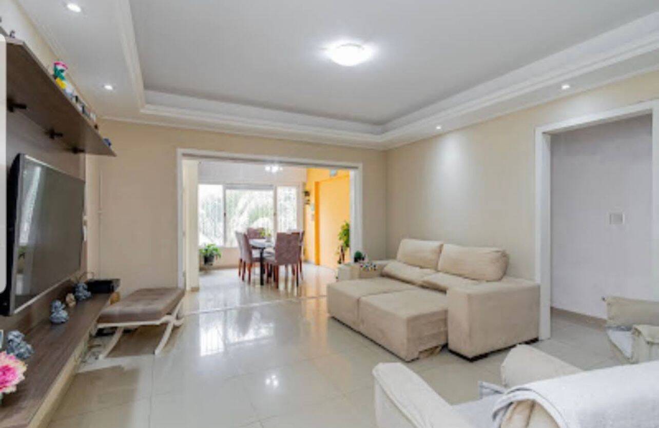 Casa, 3 quartos, 251 m² - Foto 2