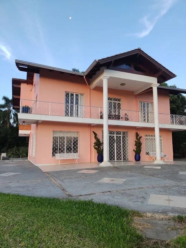 Casa, 4 quartos, 329 m² - Foto 1