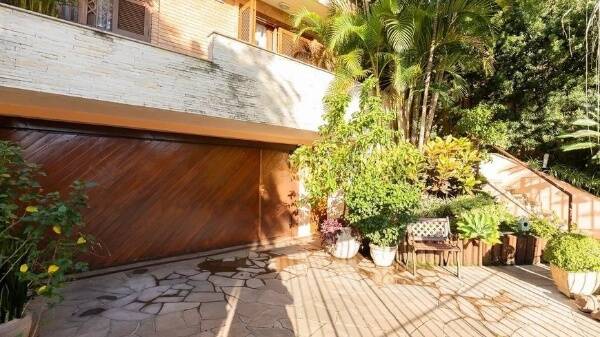 Casa, 4 quartos, 233 m² - Foto 1