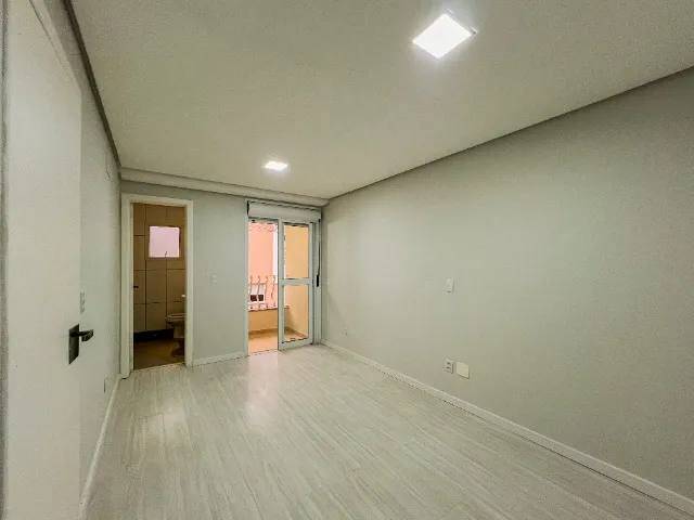 Casa, 5 quartos, 230 m² - Foto 2