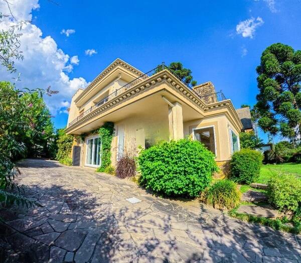 Casa à venda com 4 quartos, 400m² - Foto 1