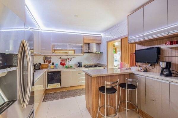 Casa, 4 quartos, 286 m² - Foto 8