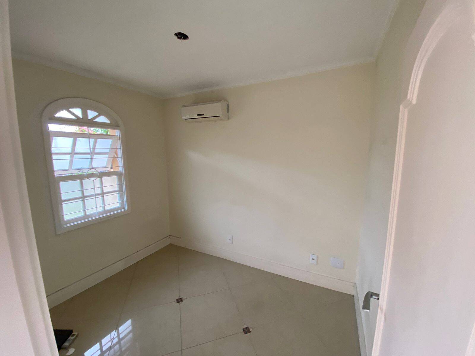 Casa, 4 quartos, 265 m² - Foto 8