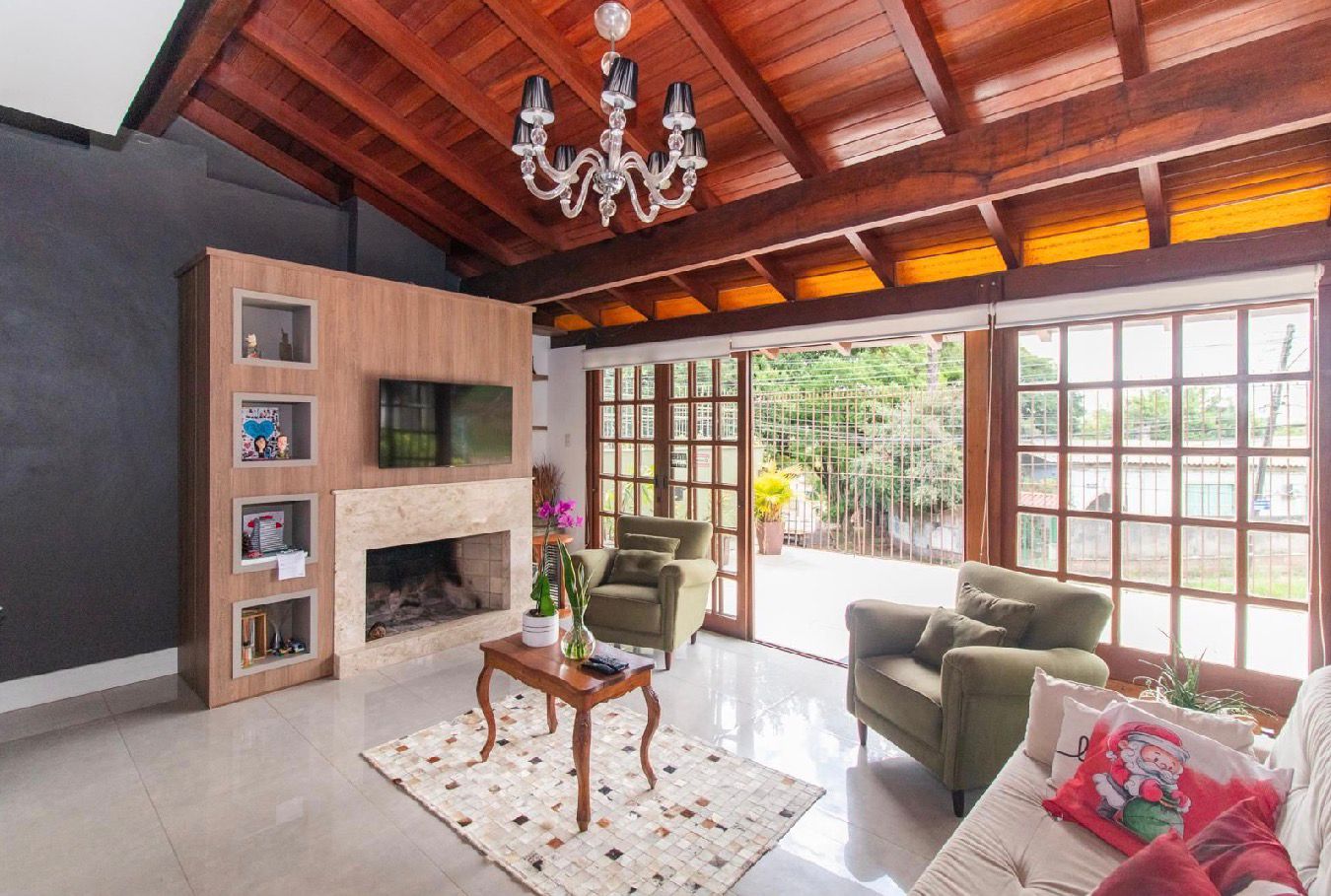 Casa, 3 quartos, 210 m² - Foto 1