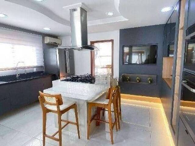 Casa para Venda em Porto Alegre - 5