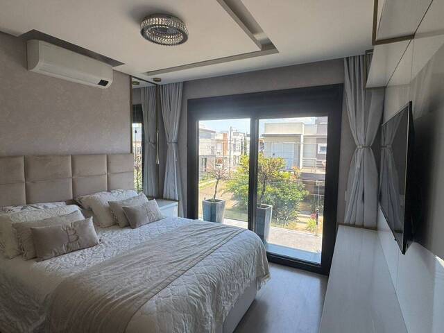 Casa para Venda em Porto Alegre - 5